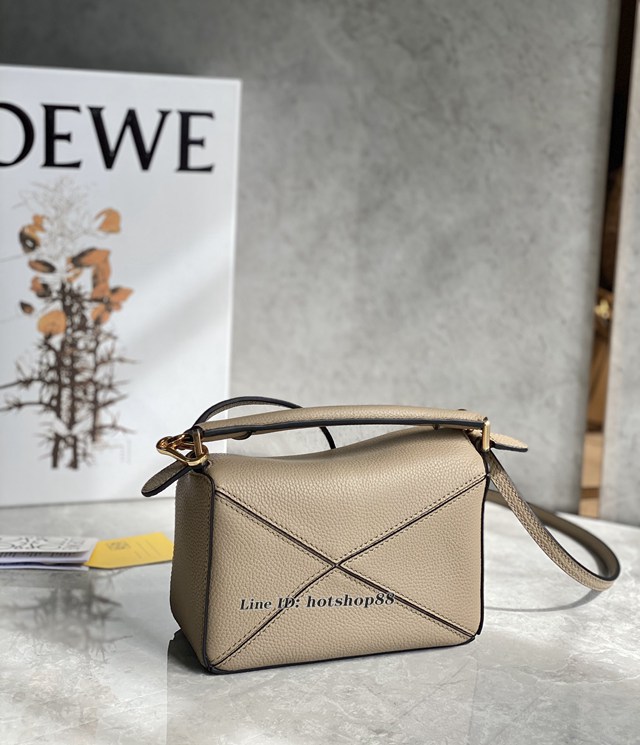 Loewe專櫃經典款2022新顏色迷你女包 羅意威Puzzle系列Mini女款手提肩背包小牛皮幾何包 10173 lyw1084